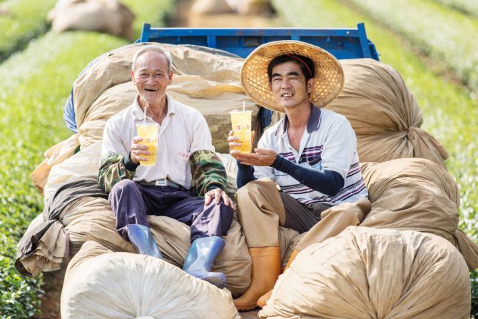 《茶の魔手》所使用的茶葉皆來自於茶農自栽、自產、自製的純正台灣茶葉。(圖:茶之魔手提供)