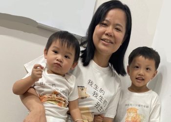 鈞媽與勵馨基金會共同推出公益T恤 (照片提供：鈞媽御食堂)