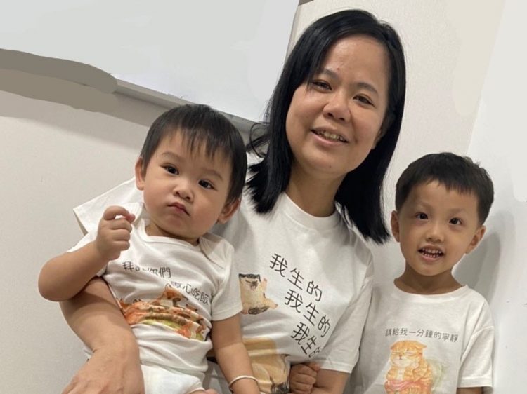 鈞媽與勵馨攜手推出「崩潰媽媽公益T恤」 邀您一起為媽媽加油 鈞媽與勵馨基金會共同推出公益T恤 (照片提供:鈞媽御食堂)