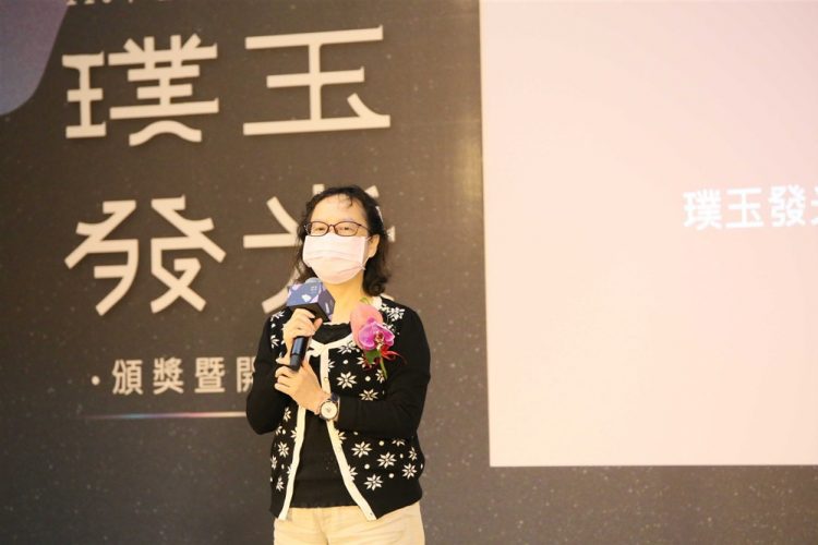 「璞玉發光-全國藝術行銷活動」頒獎 鼓勵12位創作者 持續耕耘創作 「璞玉發光-全國藝術行銷活動」頒獎 鼓勵12位創作者 持續耕耘創作