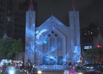 北大教堂史詩級光雕作品  盛大迎接全國遊客來訪