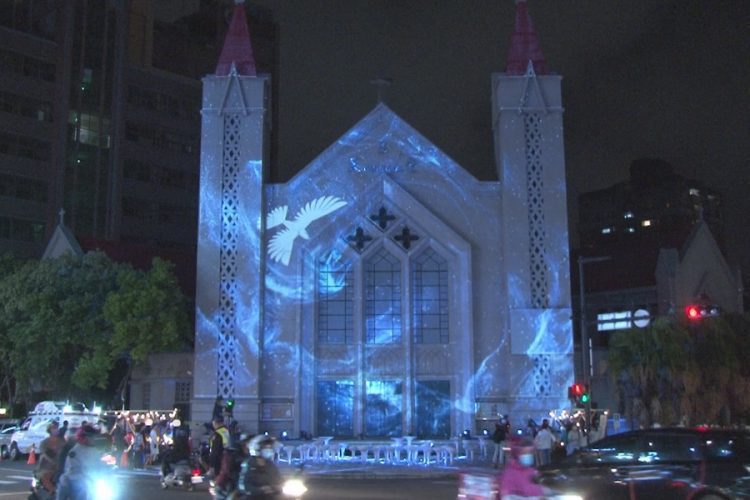 北大教堂史詩級光雕作品  盛大迎接全國遊客來訪