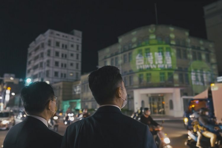 台南市長黃偉哲光臨新竹 大讚光影展演令人驚豔
