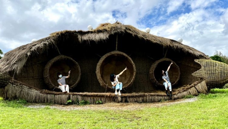 在地耆老協力創作 「豆莢幽浮」降落宜蘭傳藝園區