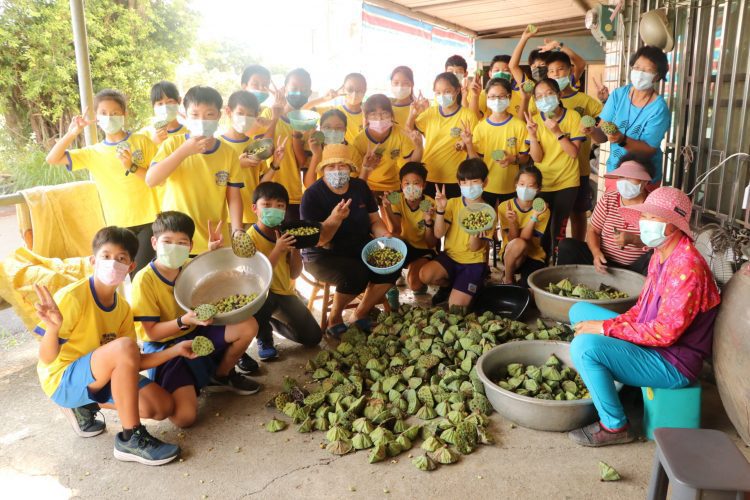 學童進白河 驚覺「藕」是粉角色