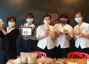 師生相招齊募愛心 慈大為疫苗熱情義賣