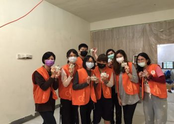 老屋電路管線、鋼筋外露、潮濕陰暗 伊甸為多重疾病邊緣人重建安心家