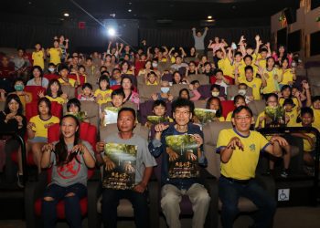 老鷹之手深入藕心 南大附小彩虹斑馬百人包場