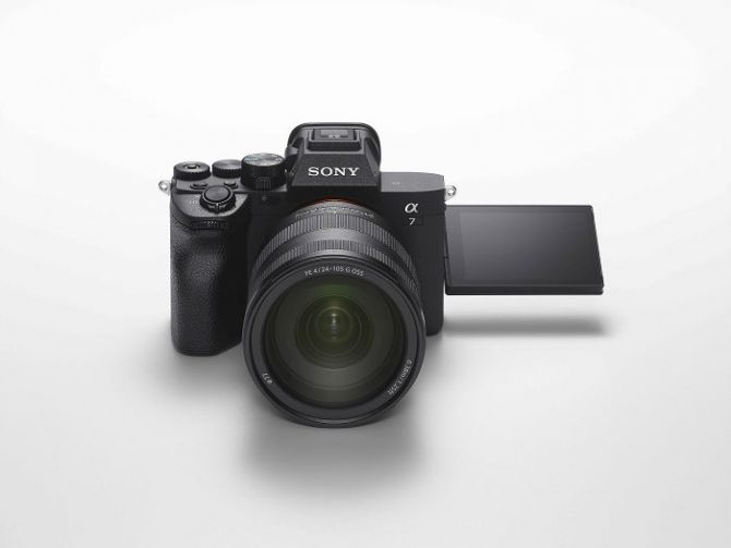 Sony 發表新款狠角「攝」　旗艦級 α7 IV 數位相機登場