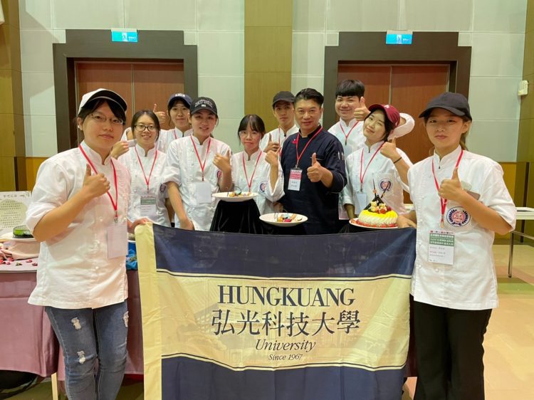 2021UAPP國際時尚美學廚藝創作競賽 弘光餐旅系奪5金4銀佳績 2021UAPP國際時尚美學廚藝創作競賽 弘光餐旅系奪5金4銀佳績