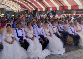 金鑽婚楷模表揚慶祝活動  145對金鑽婚夫妻重溫浪漫婚禮