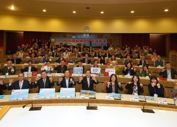 喜迎華岡 60　文大校友總會啟動全球傳薪計畫