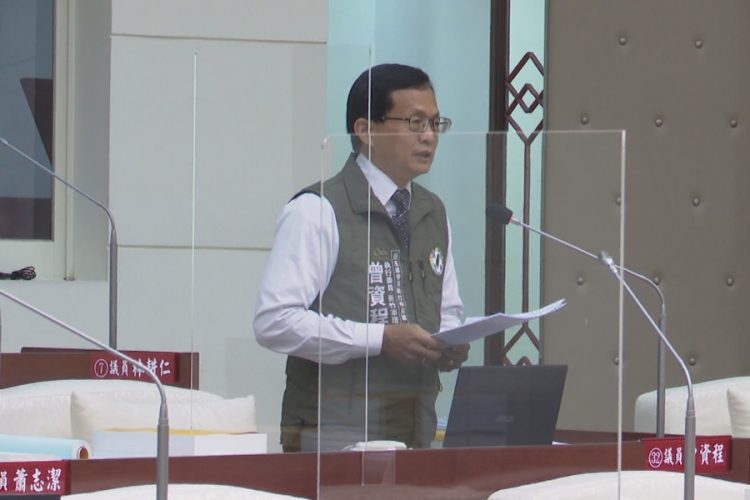 上下學接送臨停遭檢舉 曾資程籲交通處統整臨停時段 上下學接送臨停遭檢舉  曾資程籲交通處統整臨停時段