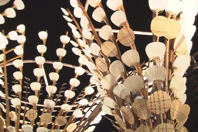 光臨藝術節文化燈區  客家團扇、油紙傘點亮星空