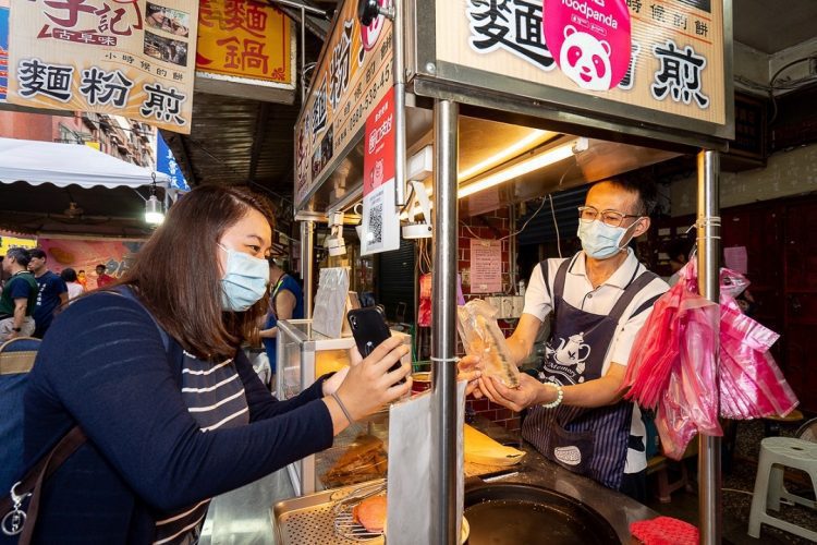 內湖737商圈祭出20萬元美食抵用券 使用振興五倍券消費 再送價值50元抵用券 內湖737商圈祭出20萬元美食抵用券 使用振興五倍券消費 再送價值50元抵用券