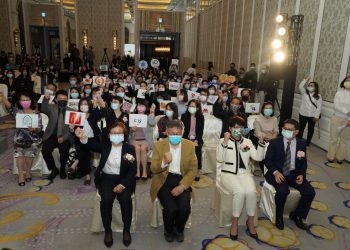 善盡企業 銀髮友善同步誓師 柯文哲頒發47企業菁業獎