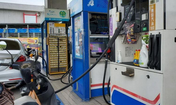 國內汽柴油11/22起每公升各降0.3元及0.2元 國內汽柴油11/22起每公升各降0.3元及0.2元