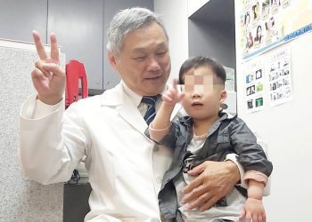 小小病患住院照護2年半 板橋國泰醫院歡送出院