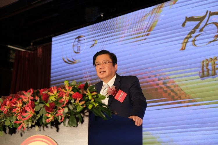 影音/第75屆商人節暨「金商獎」頒獎 許舒博:跨越疫情難關 50位金商獎得主攜手共創企業典範 影音/第75屆商人節暨「金商獎」頒獎 許舒博:跨越疫情難關 50位金商獎得主攜手共創企業典範