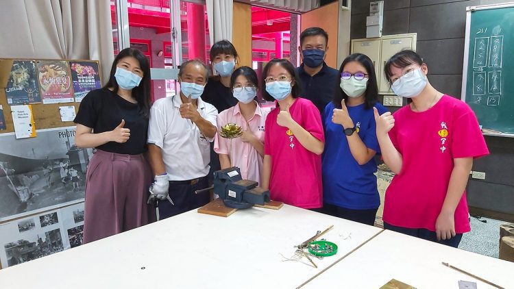 影音/文資局宜蘭技藝傳承 宜蘭高中學生體驗文創巧思 影音/文資局宜蘭技藝傳承 宜蘭高中學生體驗文創巧思
