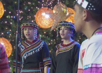 新竹購物中心十分感謝 聖誕點燈為周年慶暖身