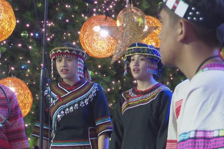 新竹購物中心十分感謝 聖誕點燈為周年慶暖身