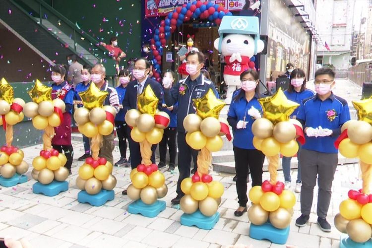 活化龍山綜合大樓 引進超市「社區服務概念店」