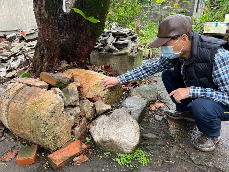 百年古物的水泥桶塊 為「風華東港」的鐵證