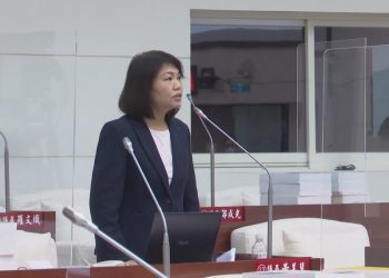 確保用路人安全 黃美慧重視路平問題