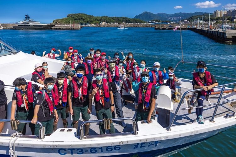 秋天海釣體驗正夯 基隆鎖管季海釣學院頭足班開課 秋天海釣體驗正夯 基隆鎖管季海釣學院頭足班開課