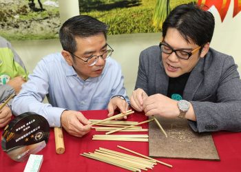 稻田裡種吸管！「玩艸植造」獲「循環經濟績優企業」大獎