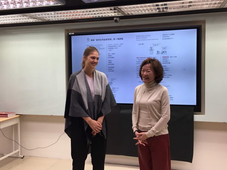 董事長欣喜 劉毅幫我找回開口說英文的信心