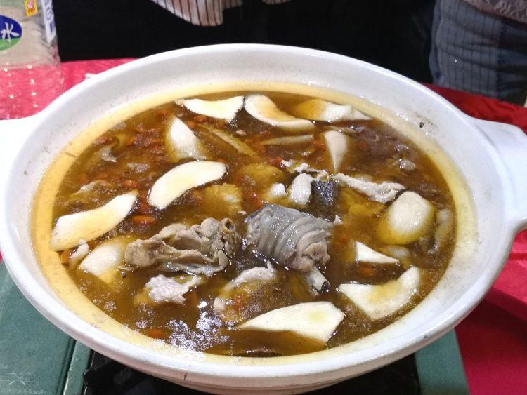 軍友餐廳英雄羊肉爐 自用送禮兩相宜 古早味麻油雞 冬令進補好料理 軍友餐廳英雄羊肉爐 自用送禮兩相宜 古早味麻油雞 冬令進補好料理