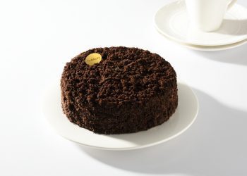 亞尼克生乳捲全新打造三款黑白經典，今秋冬掀團購風潮