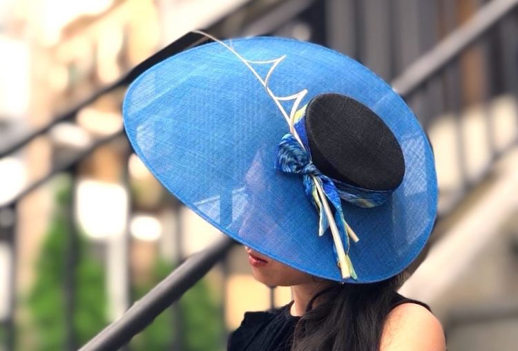 簡建興手工帽「華燈初上」    再顯頂上風華