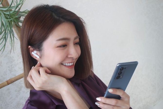 OPPO Find N 為摺疊機市場再推新選項！布局行動裝置「第三塊螢幕」OPPO Air Glass 智慧眼鏡亮相