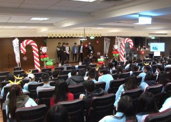 光復英日語歌唱大賽 學生精心表演各出奇招