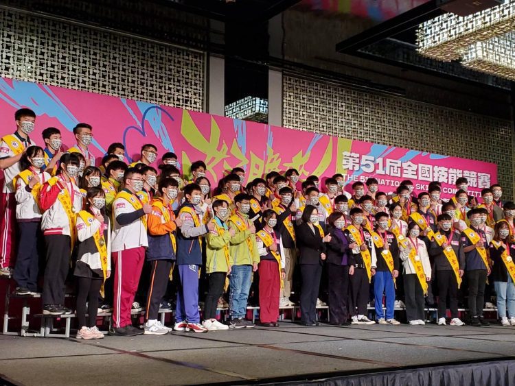 全國技能競賽優勝選手 花工代表花蓮接受總統表揚