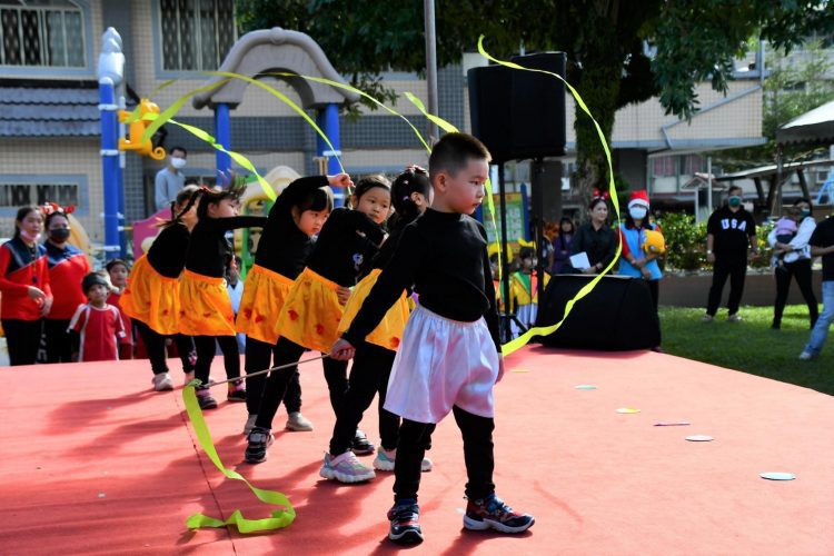 吉安鄉幼溫馨聖誕閃亮登場 游淑貞大手拉小手愛心義賣展成果 吉安鄉幼溫馨聖誕閃亮登場 游淑貞大手拉小手愛心義賣展成果