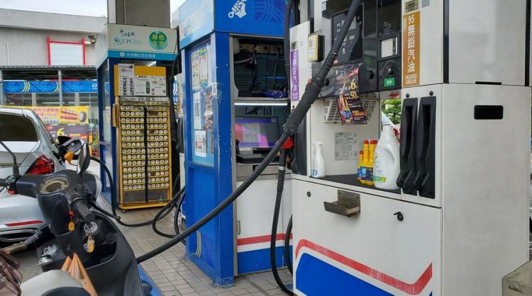 國內油價12/27起汽、柴油每公升各調降0.2元 國內油價12/27起汽、柴油每公升各調降0.2元