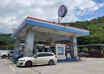 國內油價再調降 12/6起汽柴油各降1.2元及1.3元