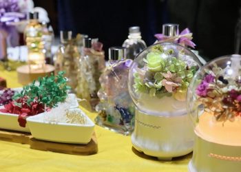 宜市育成中心推廣課程 免費教作浪漫浮游花