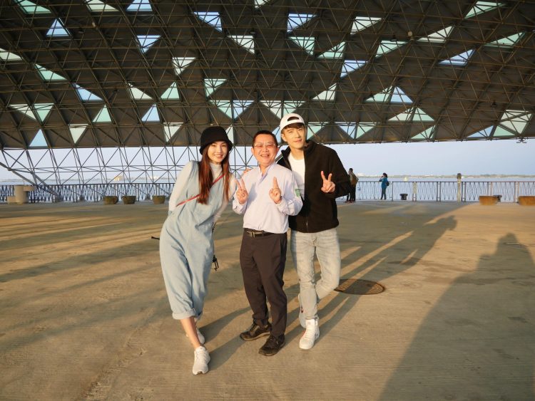 屏東怎麼玩?!跟著JR紀言愷和直播主壽司瑩一起玩翻東港及大鵬灣 屏東怎麼玩?!跟著JR紀言愷和直播主壽司瑩一起玩翻東港及大鵬灣