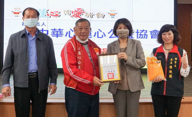 心蓮心傳愛到臺東 贈30噸關山米助弱勢 心蓮心傳愛到臺東 贈30噸關山米助弱勢
