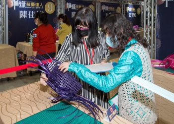 打包帶變身精緻編織籃 宜蘭縣編織技藝達人競賽林米云奪金牌