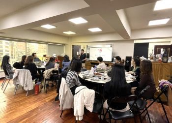 不論什麼年齡層的女性，都應該持續進修成長，與時代並進。(圖片/律師娘娘子軍團隊提供)