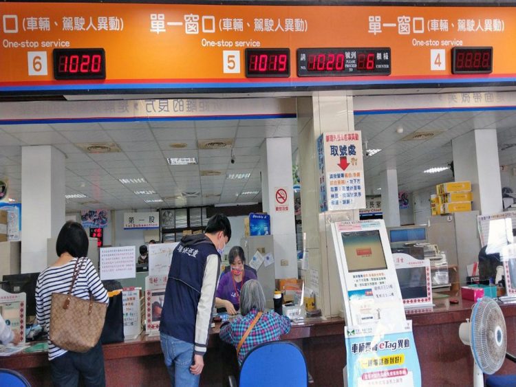 汰舊換新污染少 不讓髒車路上跑