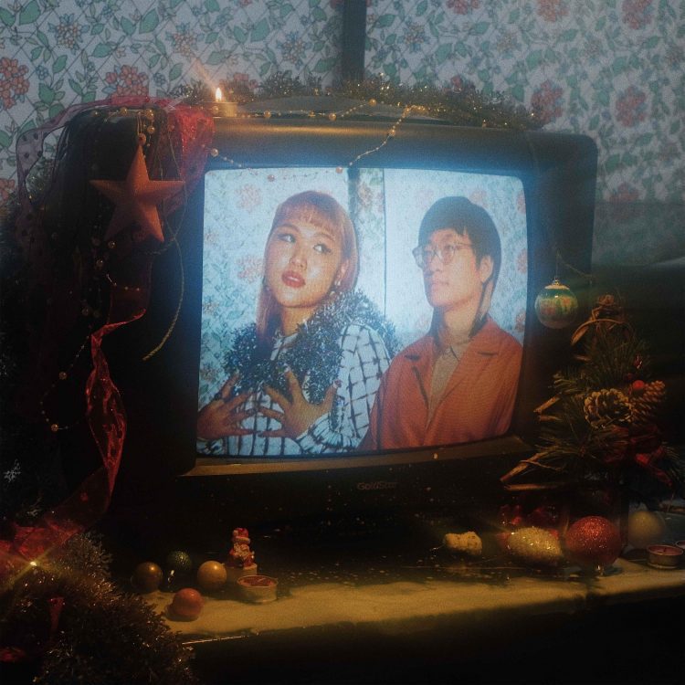 泰國女歌手 Numcha 和落日飛車的國國特別合作耶誕歌曲《Merry Midnight》 溫暖你我冬日裡的夜晚 泰國女歌手 Numcha 和落日飛車的國國特別合作耶誕歌曲《Merry Midnight》 溫暖你我冬日裡的夜晚