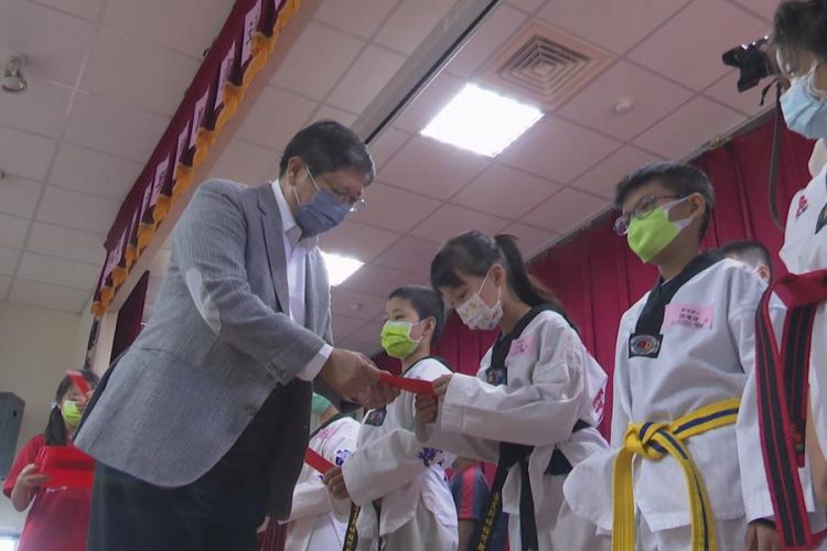 科產協會歲末送暖 百萬元獎助金助學子