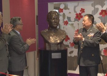 紀念孫立人將軍  清大為老校友塑立銅像